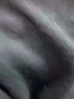 风韵犹存骚妈对着镜子后入，无套内射