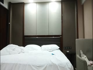 【冒险王探花】23岁小空姐，175大长腿，风情万种肤白如玉，艳舞妖娆勾魂摄魄，极品尤物