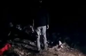 去缅甸缅北园区暴富的男人在偷渡过程中不服管教被殴打视频