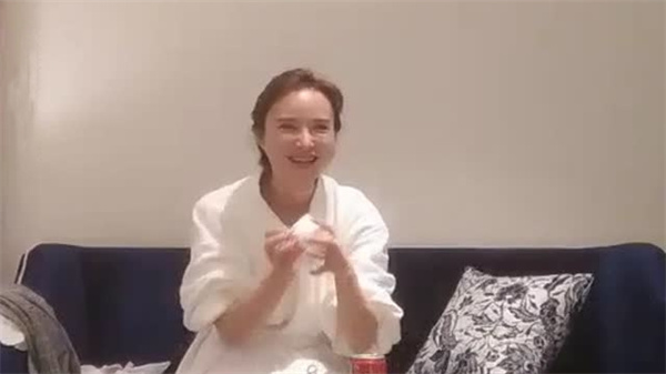 经典探花我是铁牛偷拍美女主角系列三先聊天在啪啪_