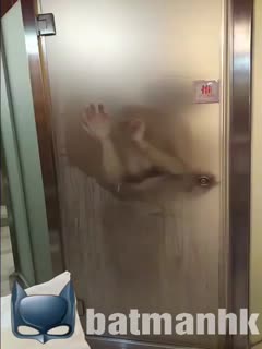 浴室贴门啪啪啪后入到受不了